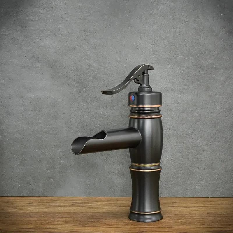 Nízká kuchyňská baterie Brighton