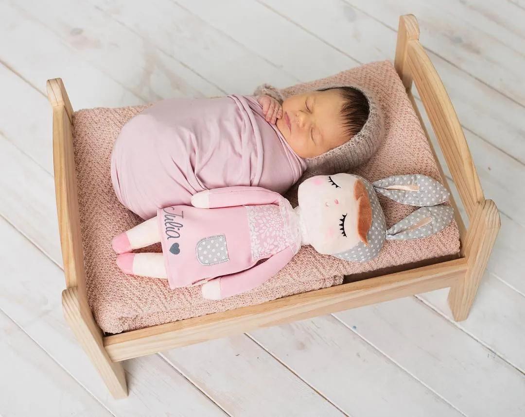 Spící panenka Angela růžová se jménem Enikó 42 cm