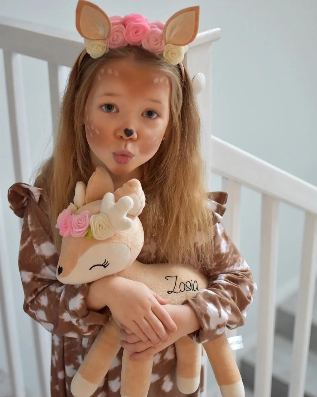 Plyšová srnka s mašlí růžová se jménem Karolínka