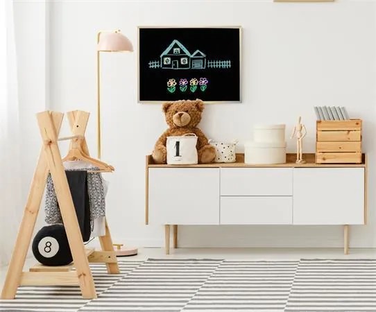 Krétás tábla, fekete felület, nem mágneses, 30x40 cm, fakeret, VICTORIA VISUAL (VVI09)