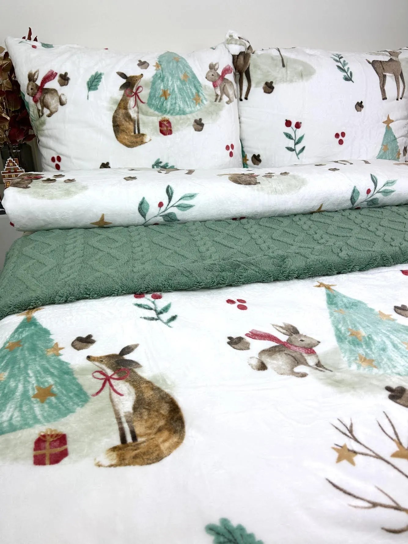 INTERMEDIC SK Posteľná obliečka Mikroplyš Vianoce v lese 140x200/70x90 cm – zapínanie na zips