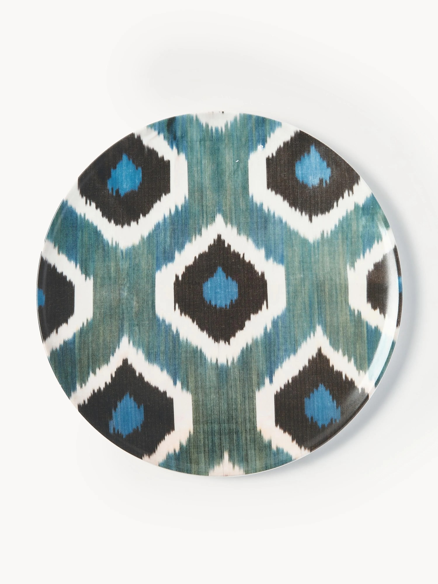 Ručne vyrobený porcelánový plytký tanier Ikat