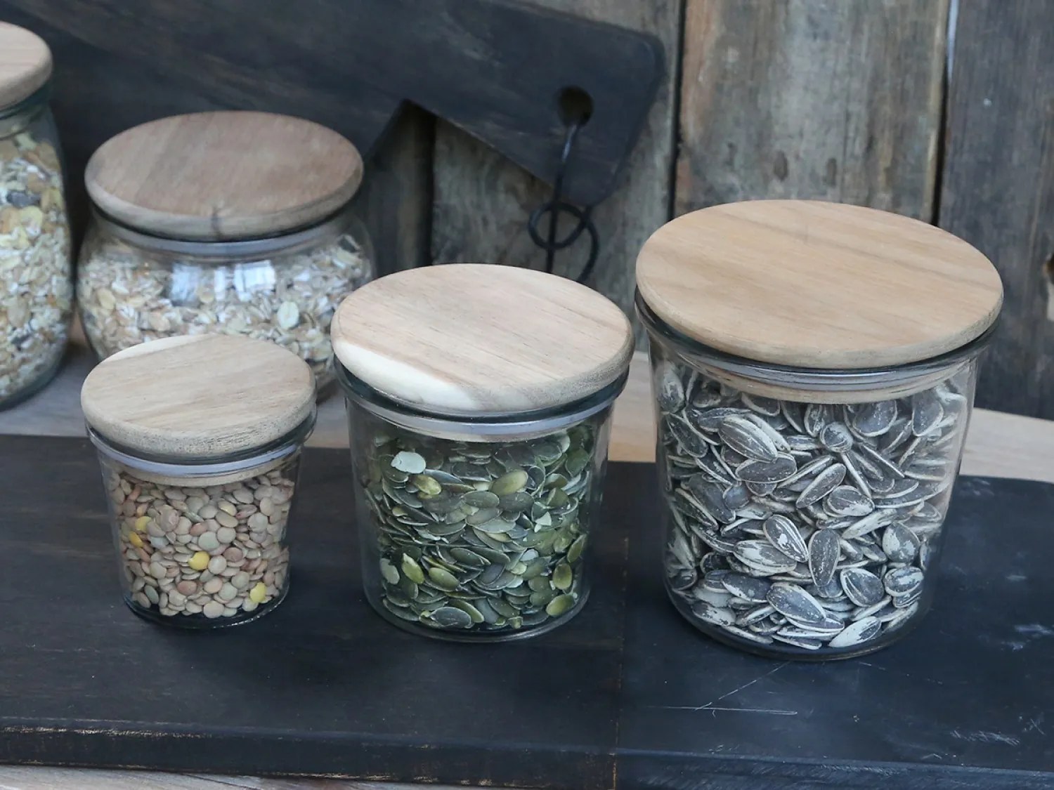 Sklenená dóza s dreveným viečkom Vallet - Ø 9*9cm Sklenená dóza s dreveným viečkom Vallet - Ø 9*9cm