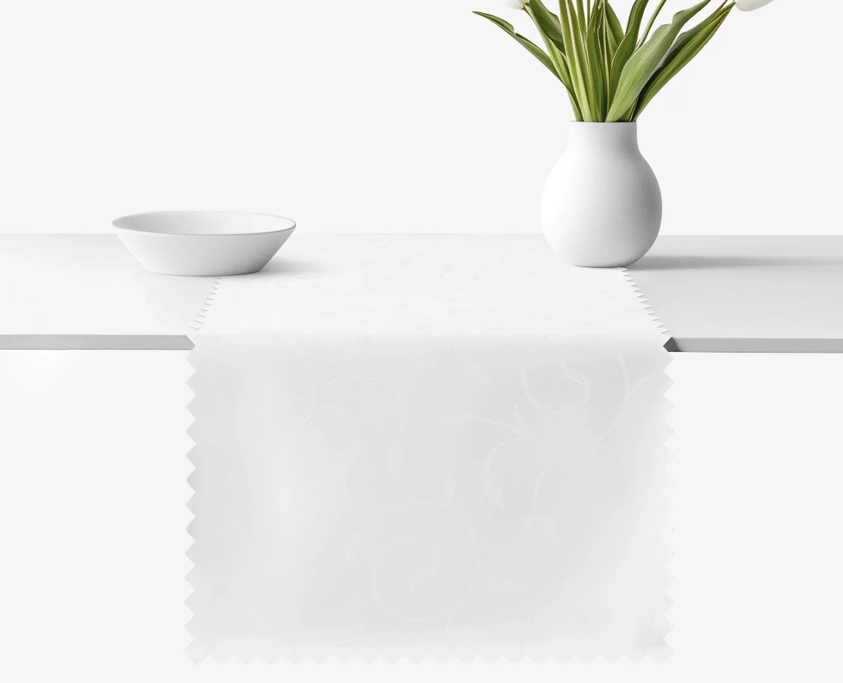 Goldea sviatočný behúň na stôl teflónový - biely s veľkými ornamentmi 20x120 cm