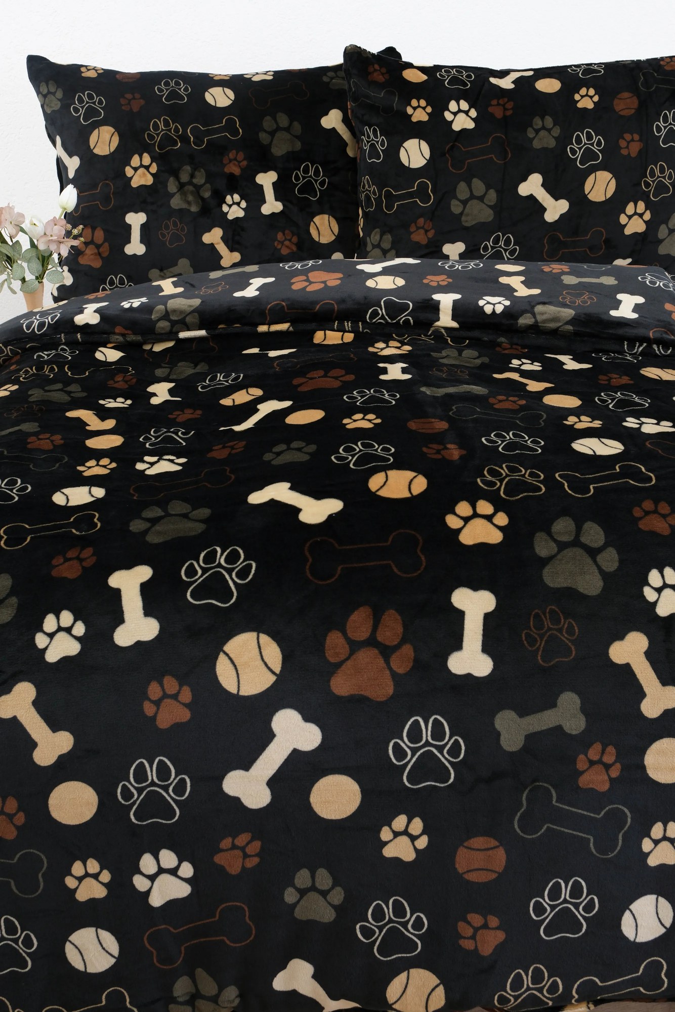 Predĺžené obliečky mikroplyš Exclusive – Psie labky čierne