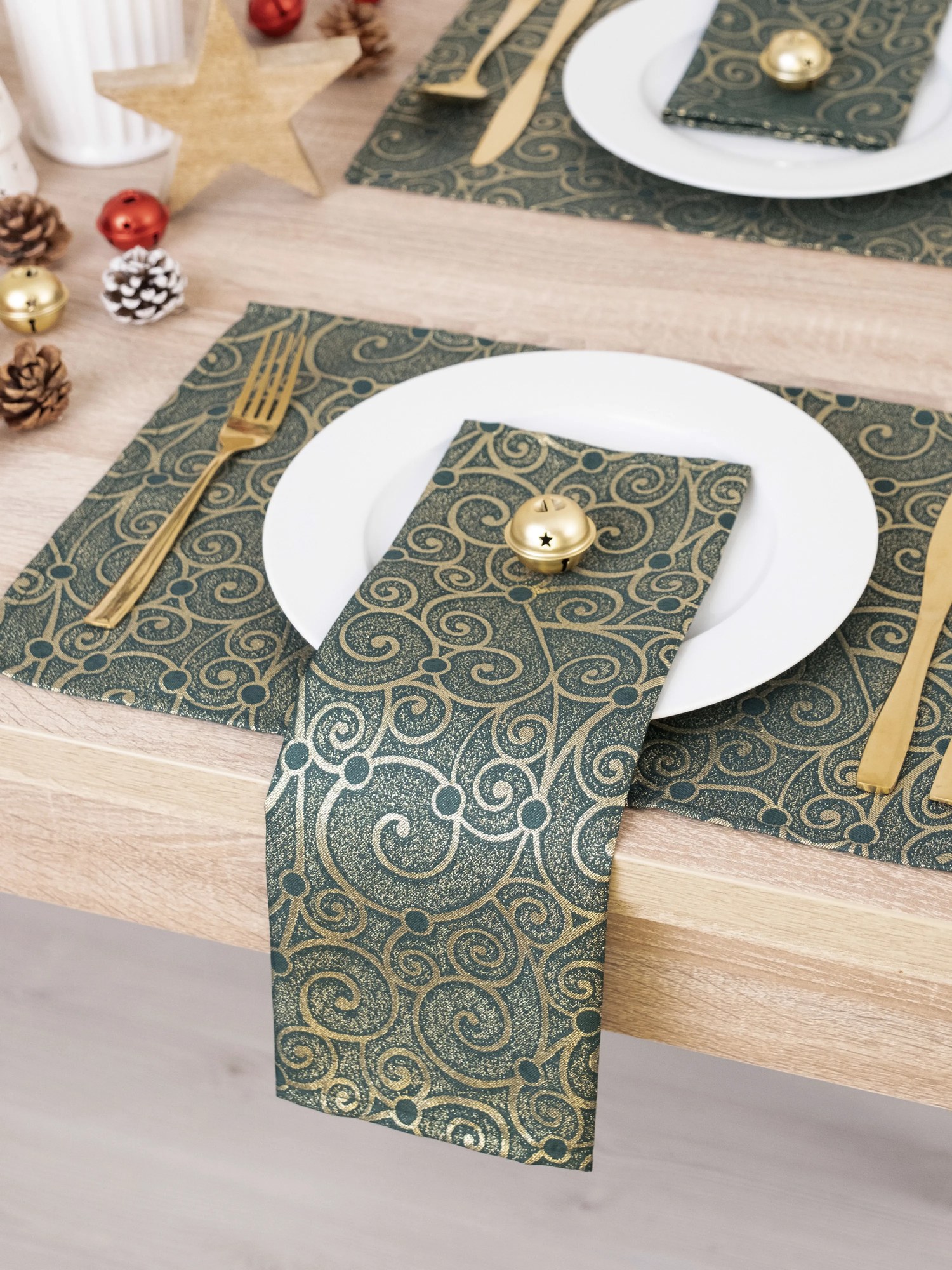 Lurexová Vianočná servítka Štedrovečerná zeleň - 40 × 40 cm