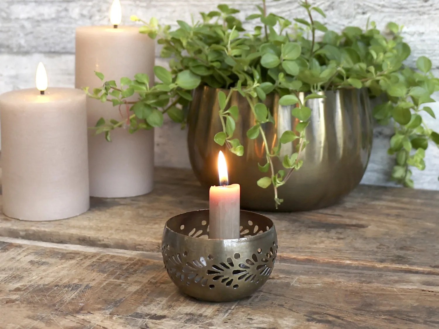 Mosadzný antik svietnik na úzku sviečku - Ø 7,5*5 cm