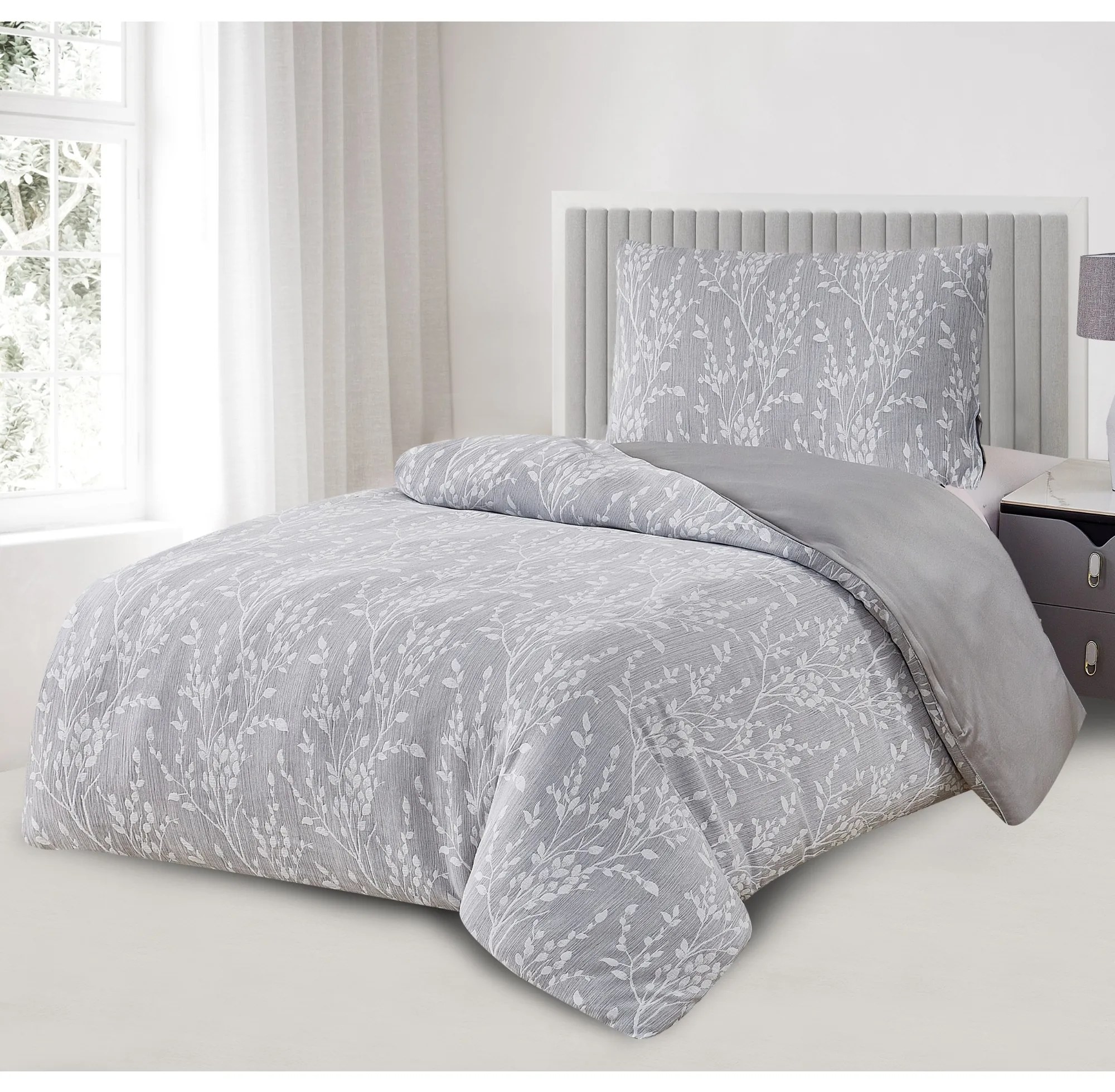 INTERMEDIC SK Posteľná bielizeň BOSTON – žakár/satén, 140x200 + 70x90 cm, svetlosivá