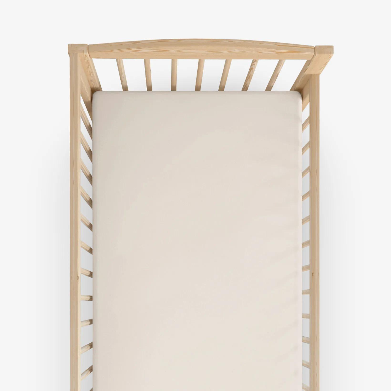Goldea bavlnená plachta do detskej postieľky - latte 60 x 120 cm