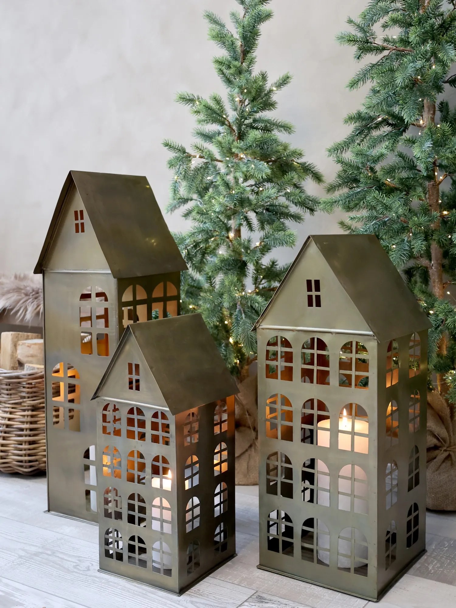 Biely antik kovový domček na sviečku Canie - 25*24*60cm