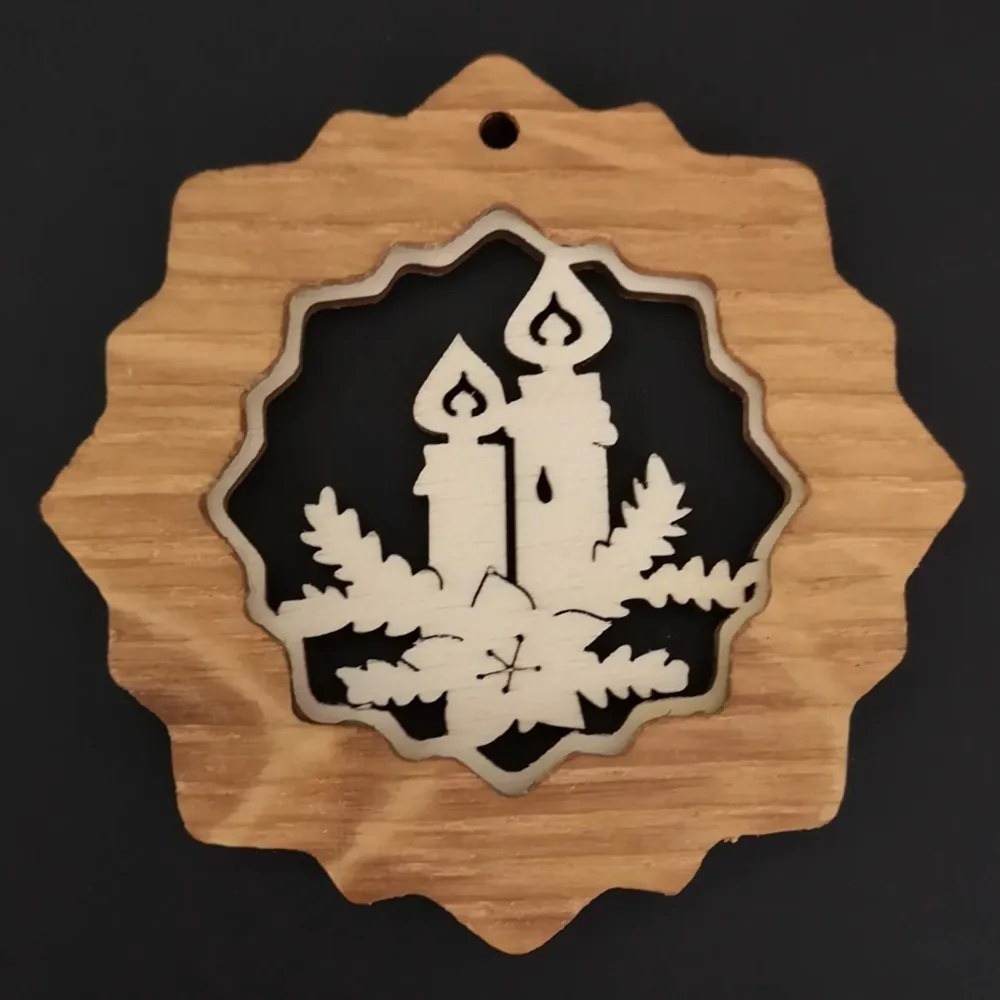 AMADEA Drevená ozdoba z masívu s vkladom - vločka so sviečkami 7 cm