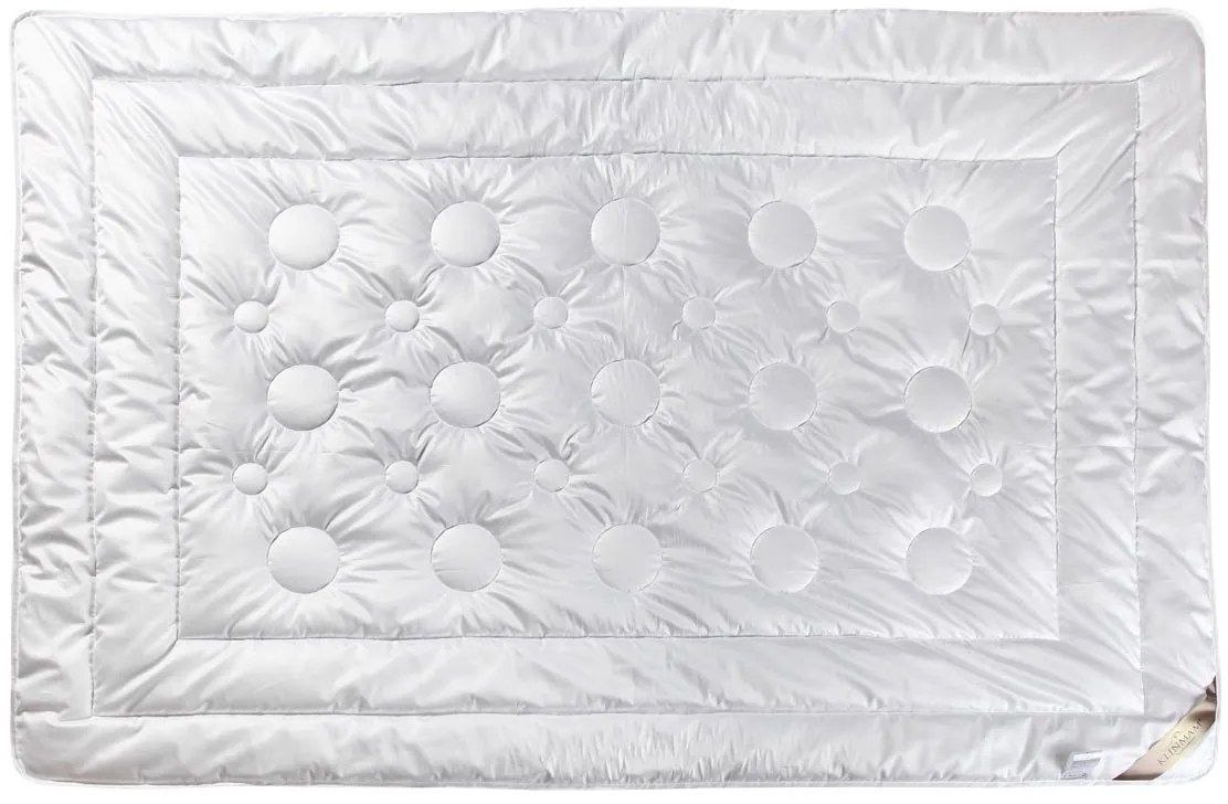 Klinman Prikrývka zo 100% bavlneného saténu Vankúš s vláknami z eukalyptového dreva KLINMAM HOME ELEGANCE AERELLE Veľkosť: letná - 135 x 200 cm