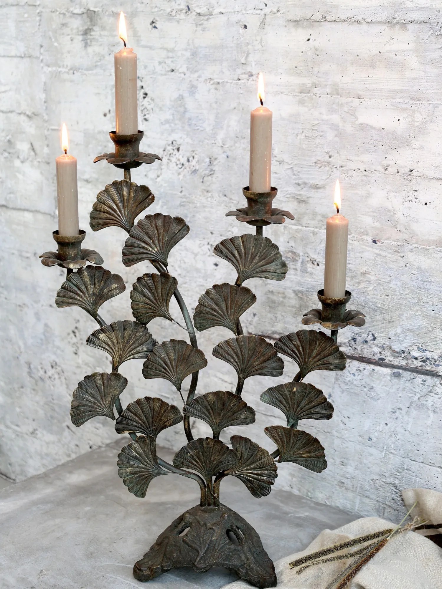 Mosadzný antik kovový svietnik s listami Ginkgo Old French - 34*14*46 cm