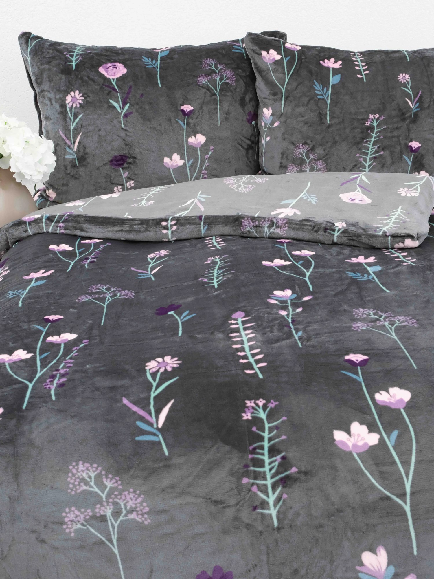 Obliečky mikroplyš Exclusive – Vlčie maky tmavosivé