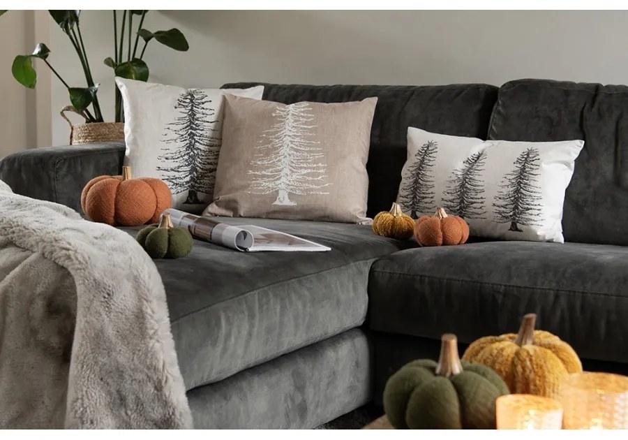 Béžová obliečka na vankúš so stromom Merry Christmas - 45*45 cm