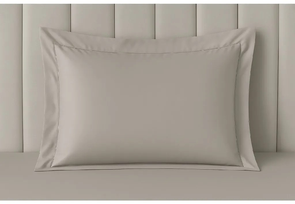 INTERMEDIC SK Saténová obliečka na vankúš by Queen Plačková – taupe 50×70 cm, hotelový uzáver