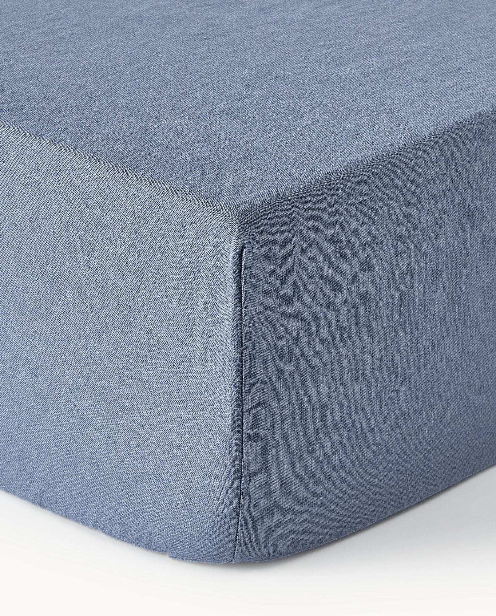 Elastická plachta na kontinentálnu posteľ z vypraného ľanu Airy