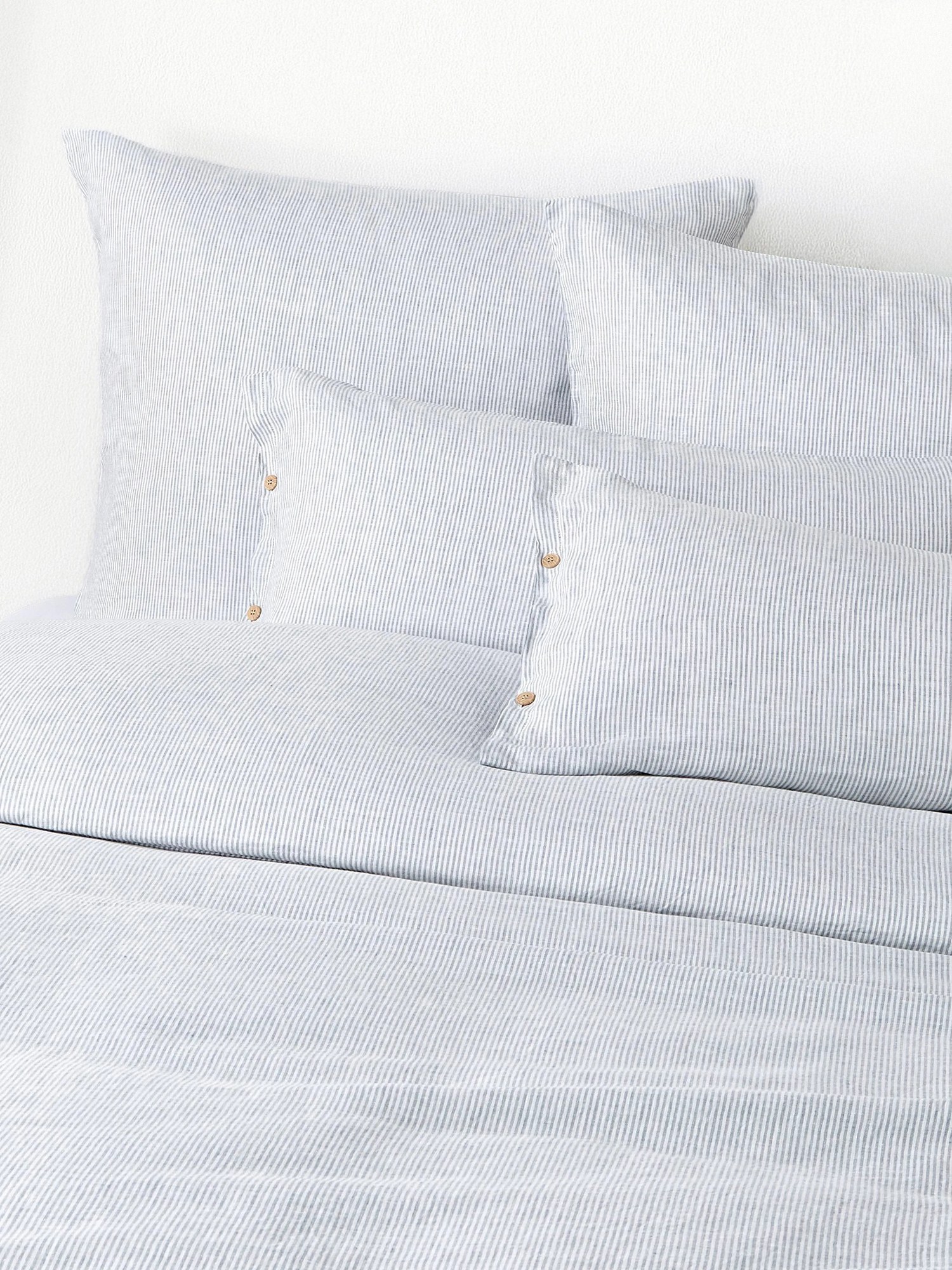 Ľanová obliečka na paplón's vypraným vzhľadom a's jemnými pruhmi Rinna