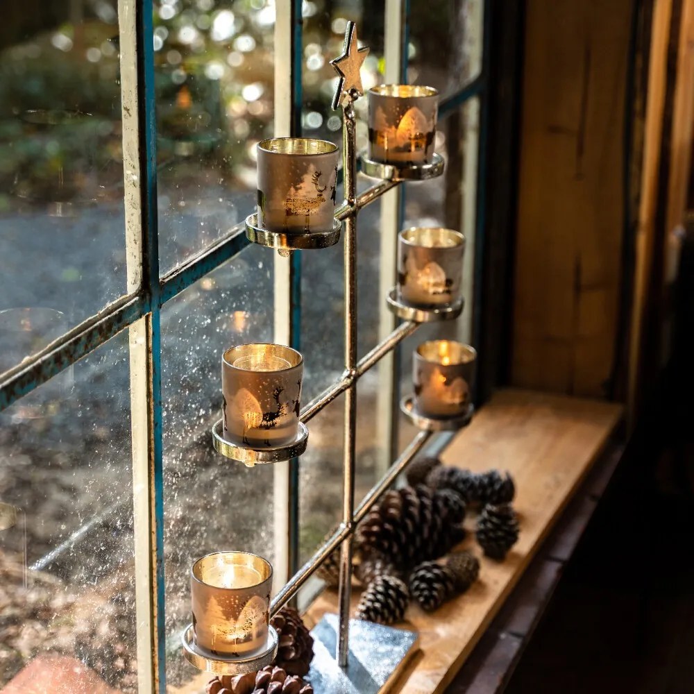 Veľký strieborný kovový svietnik so šiestimi miskami na sviečku a hviezdou - 13*67*70 cm