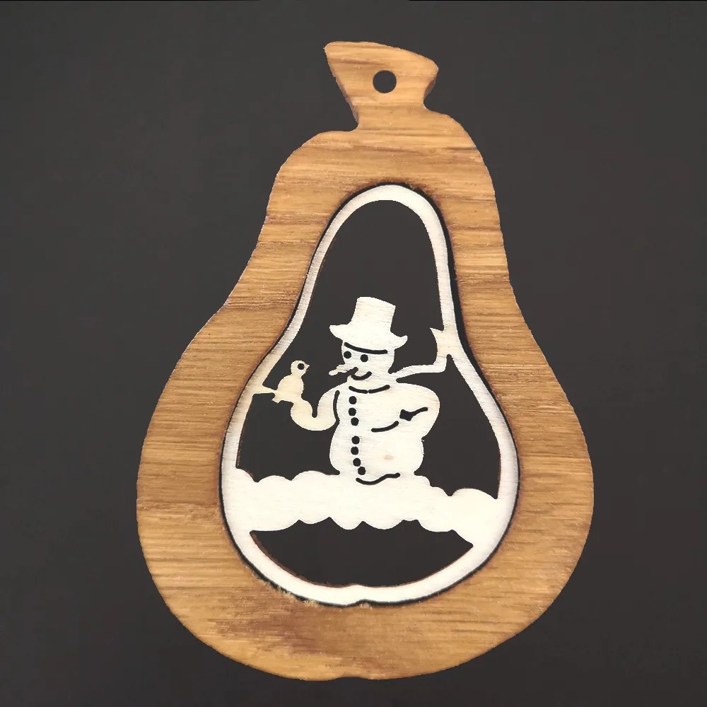 AMADEA Drevená ozdoba z masívu s vkladom - hruška so snehuliakom 9 cm