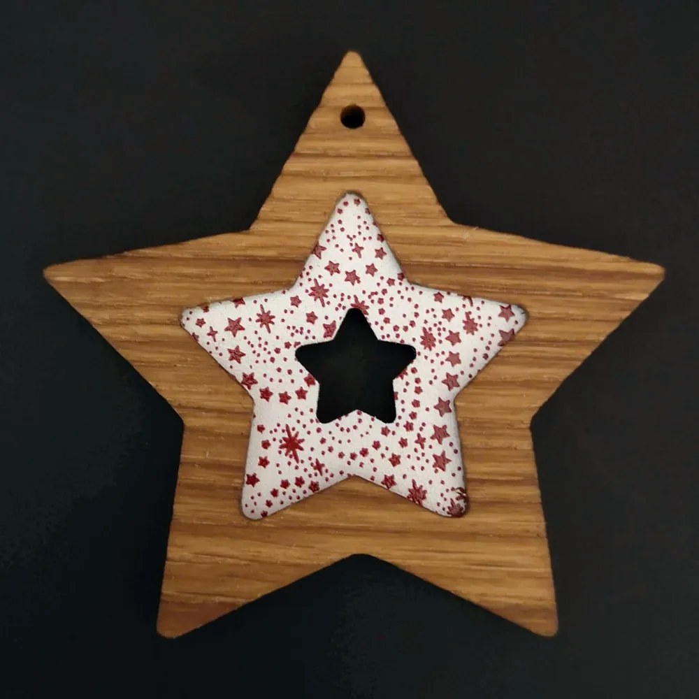 AMADEA Ozdoba z masívneho dreva s farebnou vložkou - hviezda s hviezdičkami 8 cm
