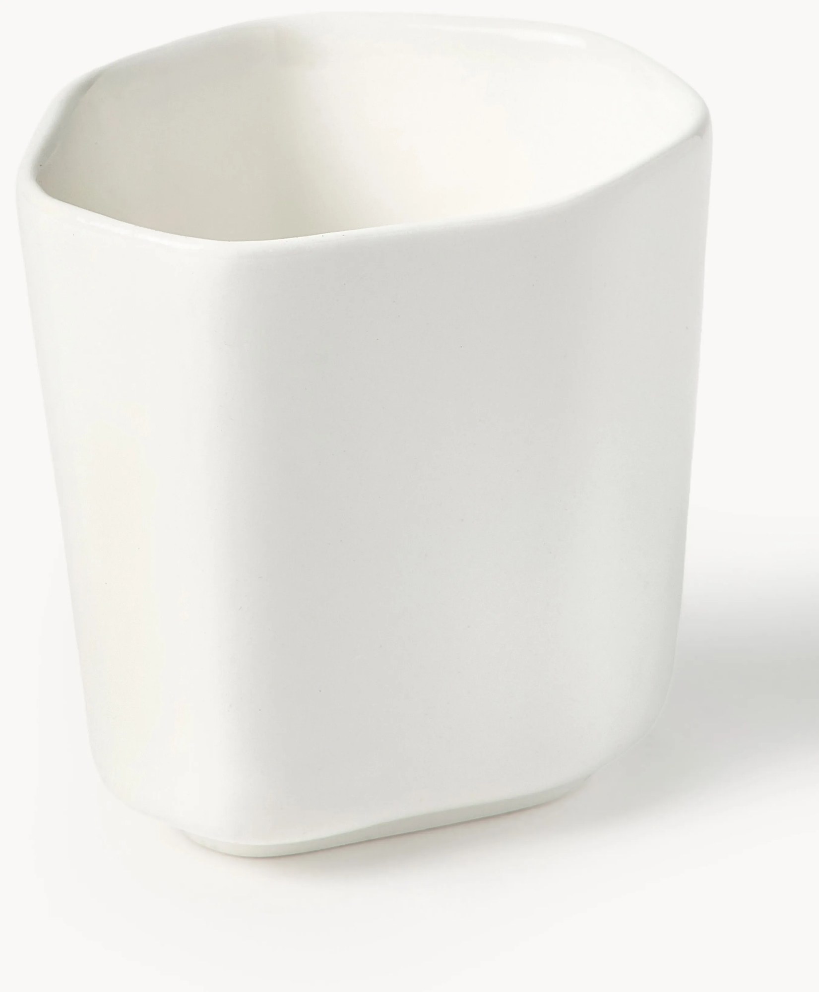 Porcelánové šálky na espresso v organickom tvare Joana, 4 ks