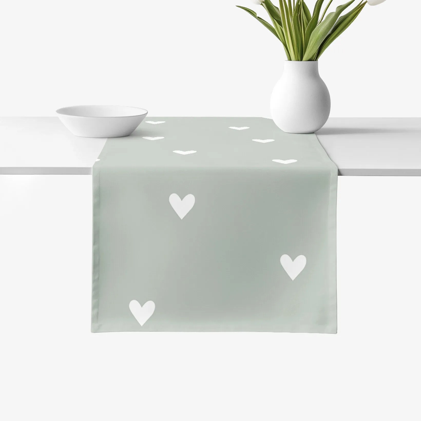 Goldea behúň na stôl 100% bavlnené plátno - srdiečka na šalviovo zelenom 35x120 cm