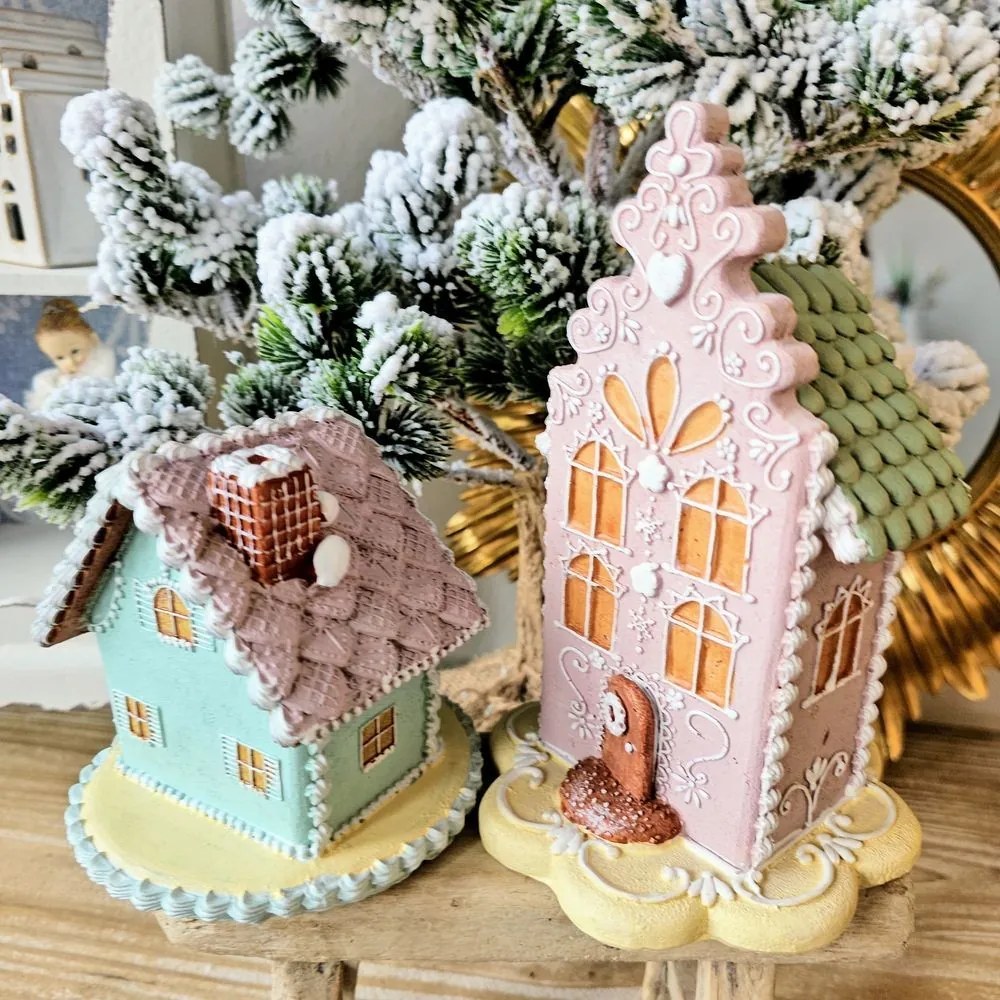 Ružová perníková chalúpka Gingerbread House - 13*13*20 cm