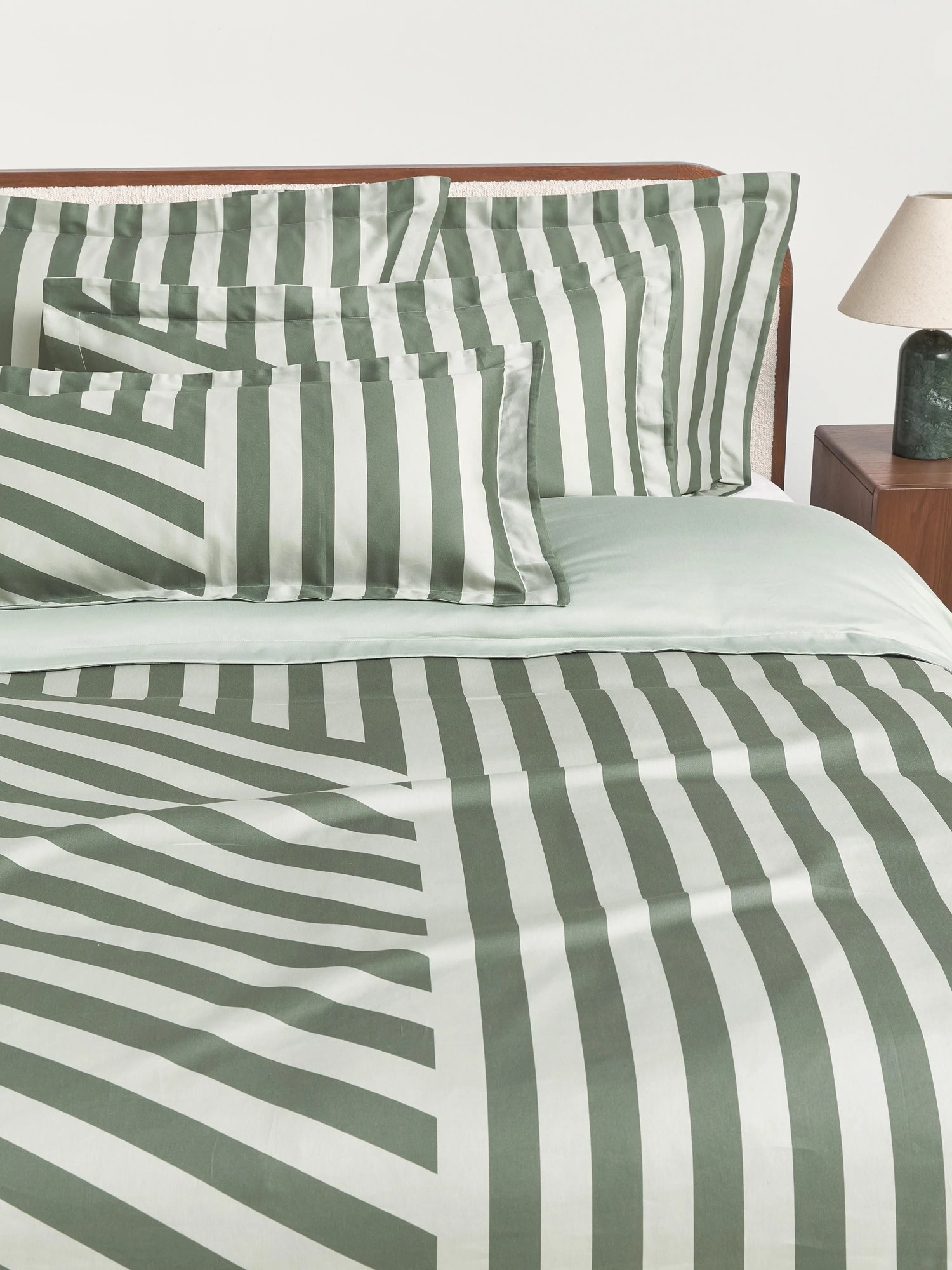 Pruhovaná obliečka na paplón z bavlneného saténu Brendan