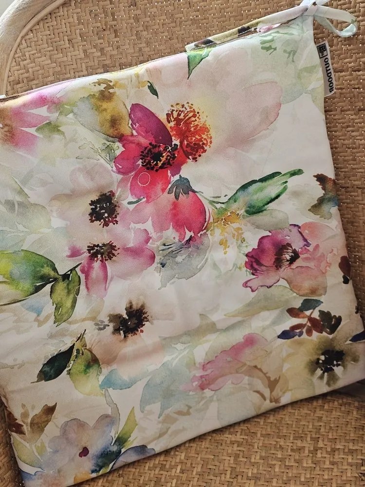 Vonkajší podsedák s výplňou a kvetmi - 40*40*3 cm