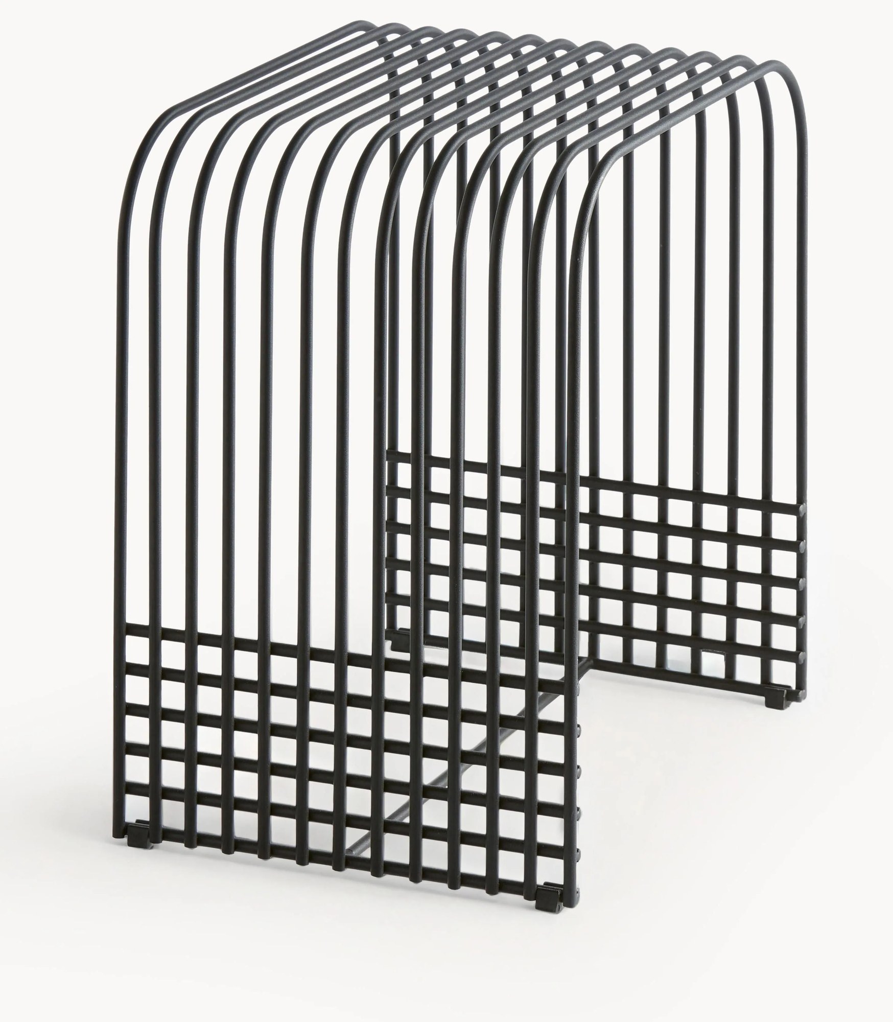 Ručne vyrobený kovový stolček Drop