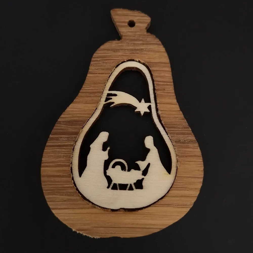 AMADEA Drevená ozdoba z masívu s vkladom - hruška s betlehemom 9 cm