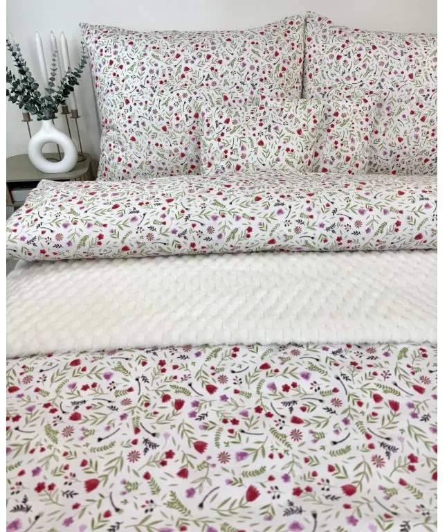 INTERMEDIC SK Bavlnená obliečka Fialové Kvietočky 140x200/70x90 cm – zapínanie na zips