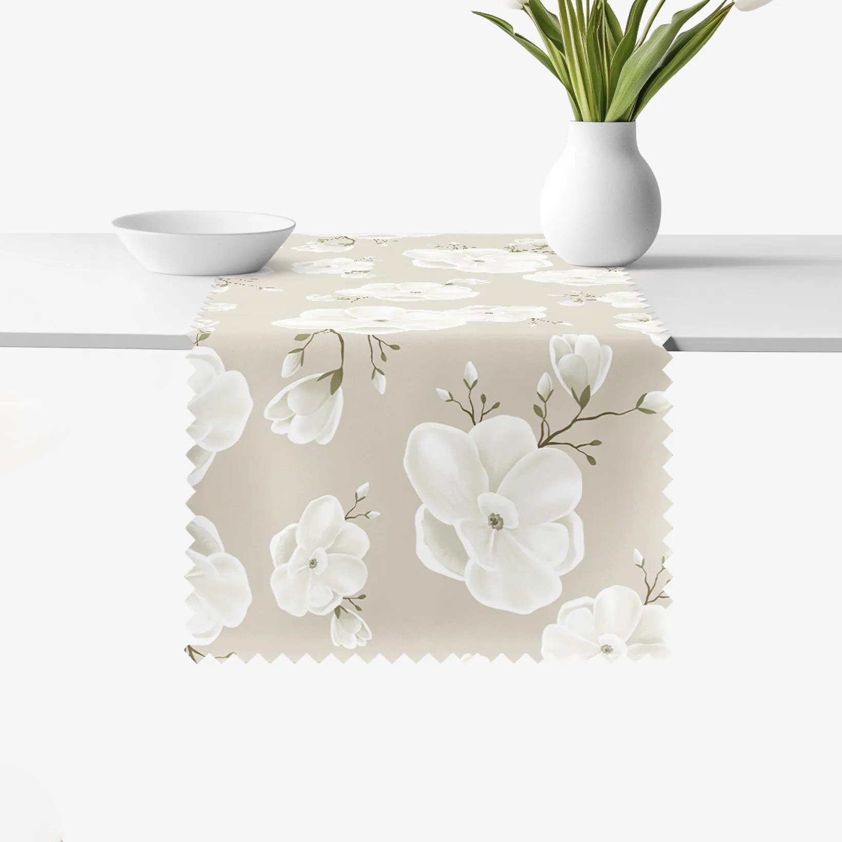 Goldea behúň na stôl teflónový - biele kvety 20x120 cm Goldea behúň na stôl teflónový - biele kvety 20x120 cm