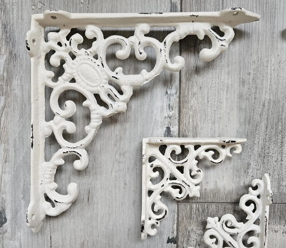 Krémová litinová konzola s ornamentom -20*19 cm Krémová litinová konzola s ornamentom -20*19 cm