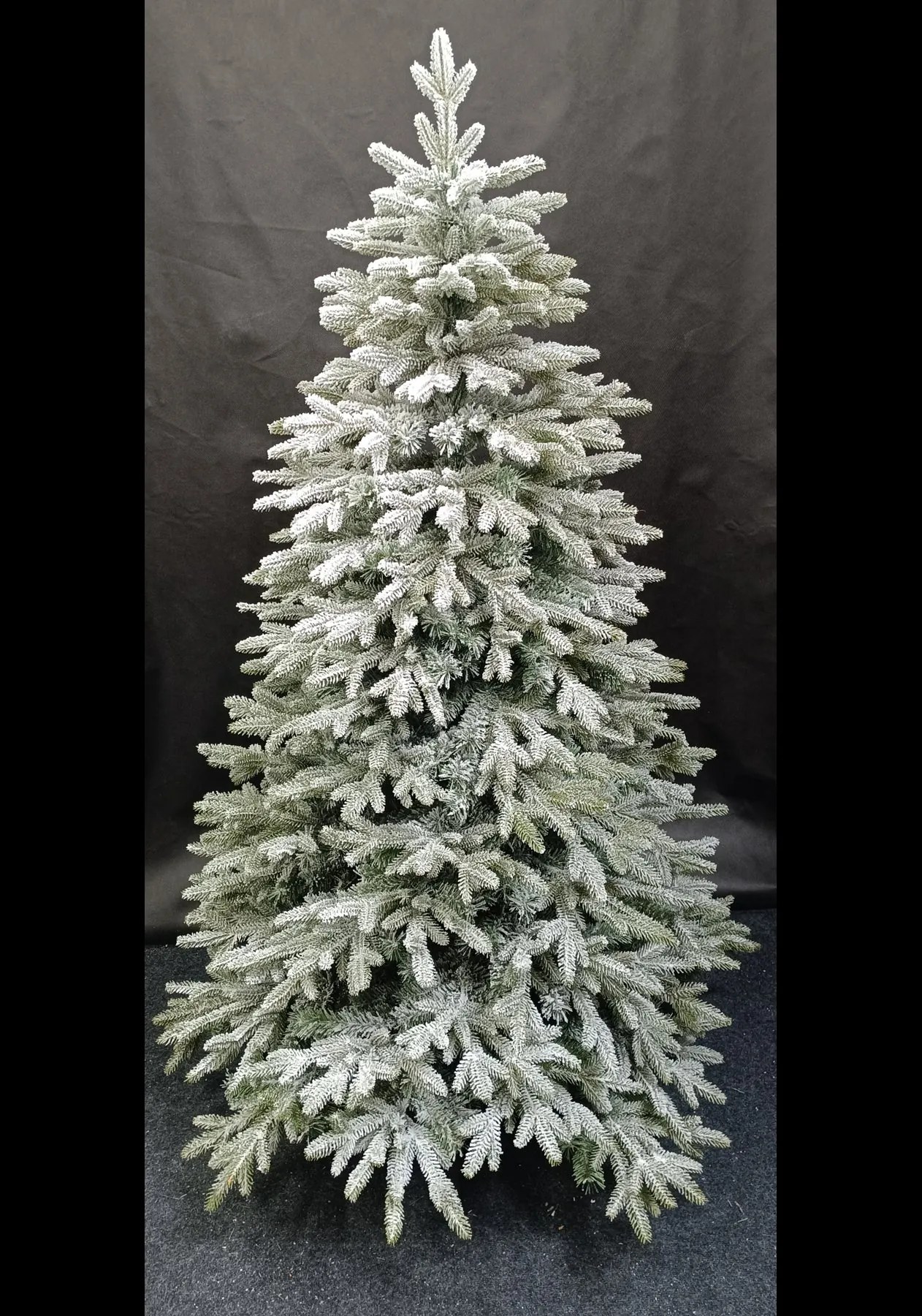 Limpol Vianočný stromček Exkluzívna matná jedľa Výška stromčeka: 170 cm