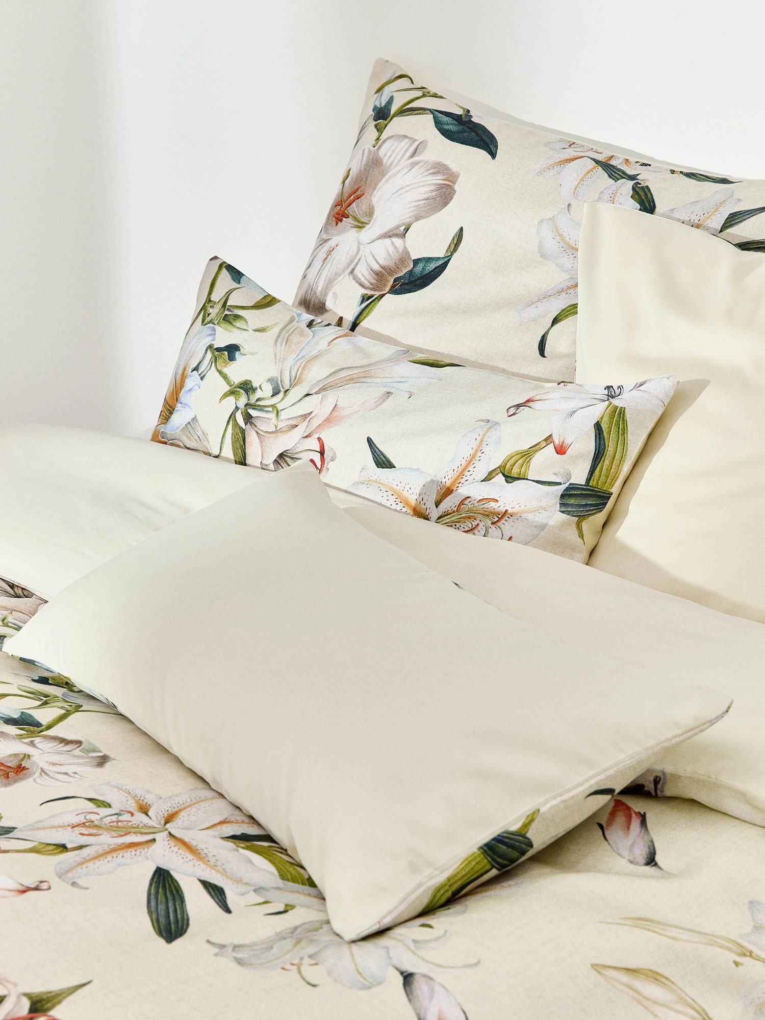 Obliečka na paplón z bavlneného saténu's kvetinovou potlačou Flori