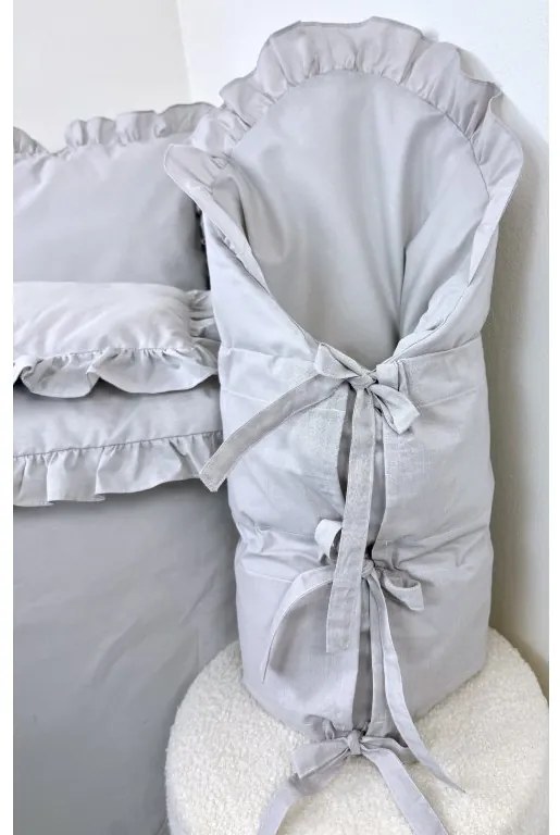 INTERMEDIC SK Obliečka na zavinovačku sivá s volánikom 73x73 cm – jemná bavlna, elegantný vzhľad Veľkosť: 73x73 cm
