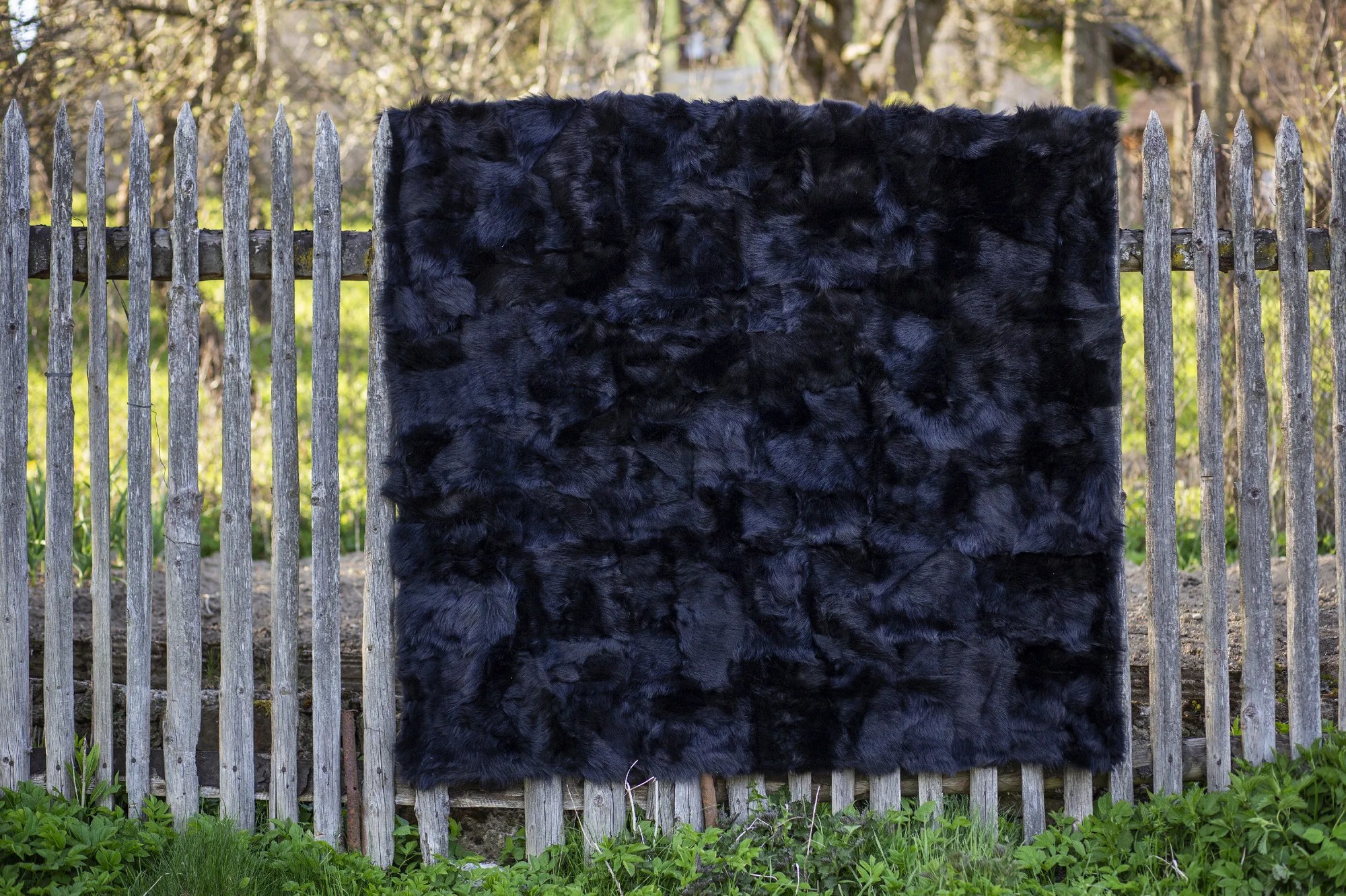 Luxusný kožušinový prehoz čierny