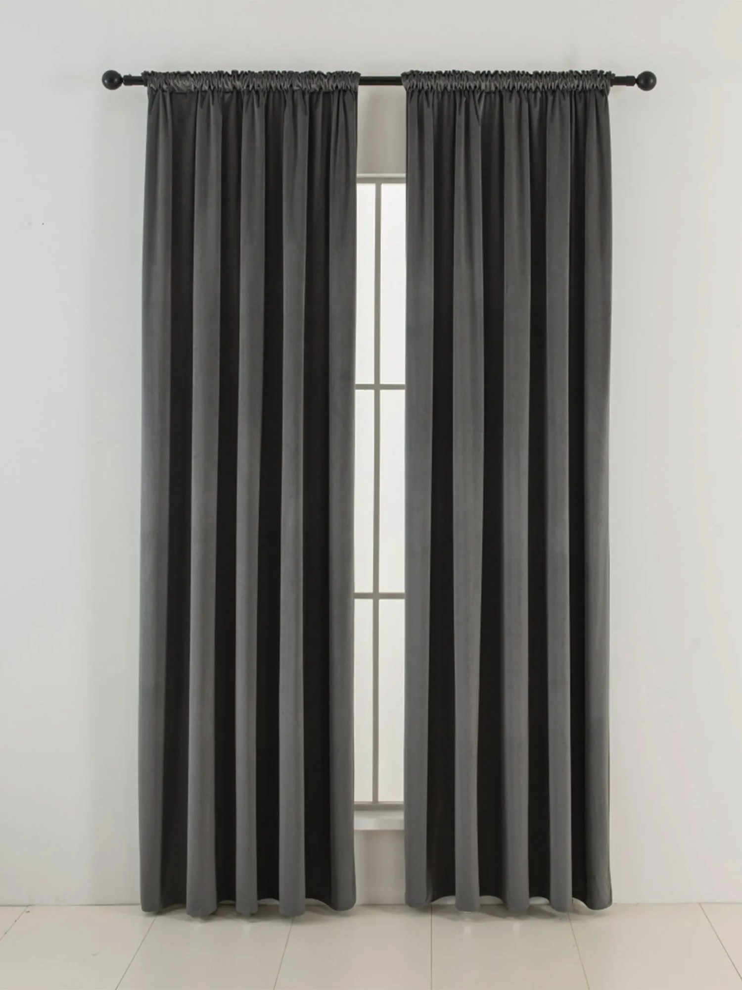 Zamatové zatemňovacie závesy Cesar tmavo sivé - 140 x 180 cm (2ks) - riasiaca stuha