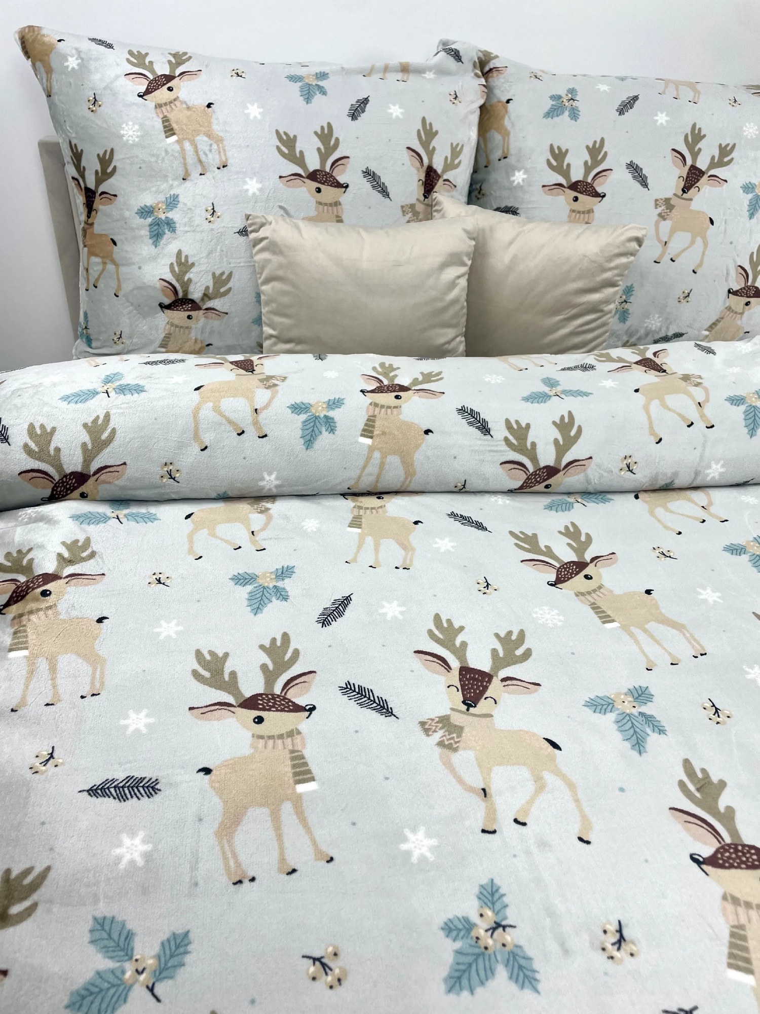 INTERMEDIC SK Mikroplyšová obliečka Sivý Sobík 140x200/70x90 cm – hrejivá zimná obliečka so zipsom