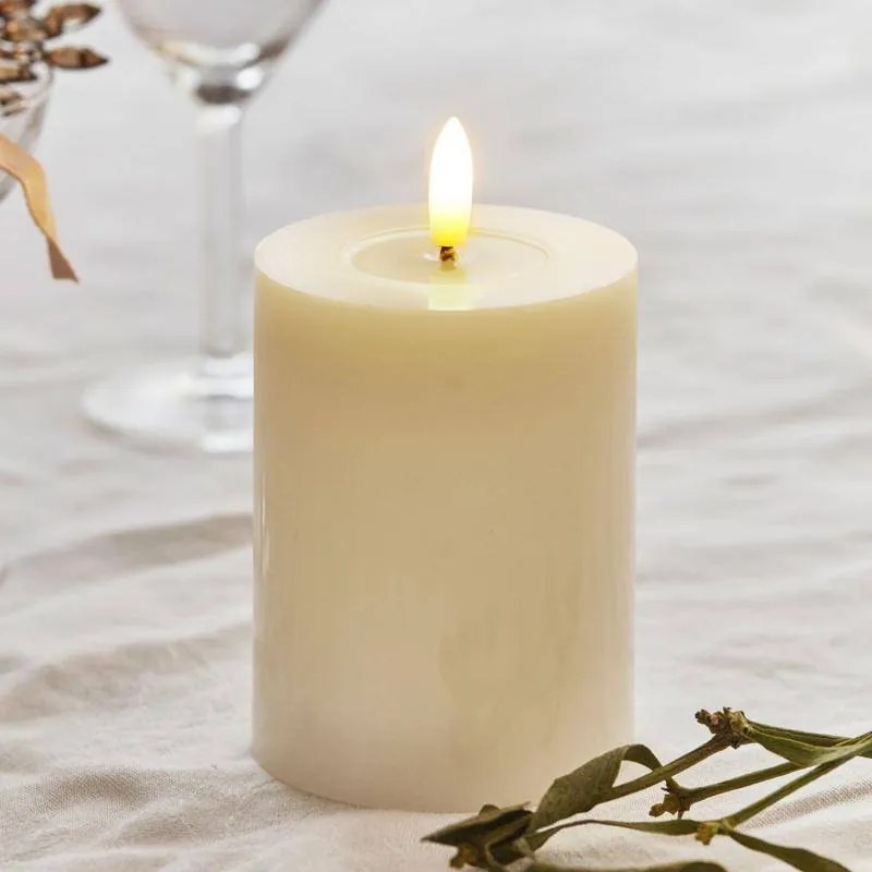 SIRIUS LED vosková sviečka Sille Ivory, 10 cm, biela, d. 7,5 cm