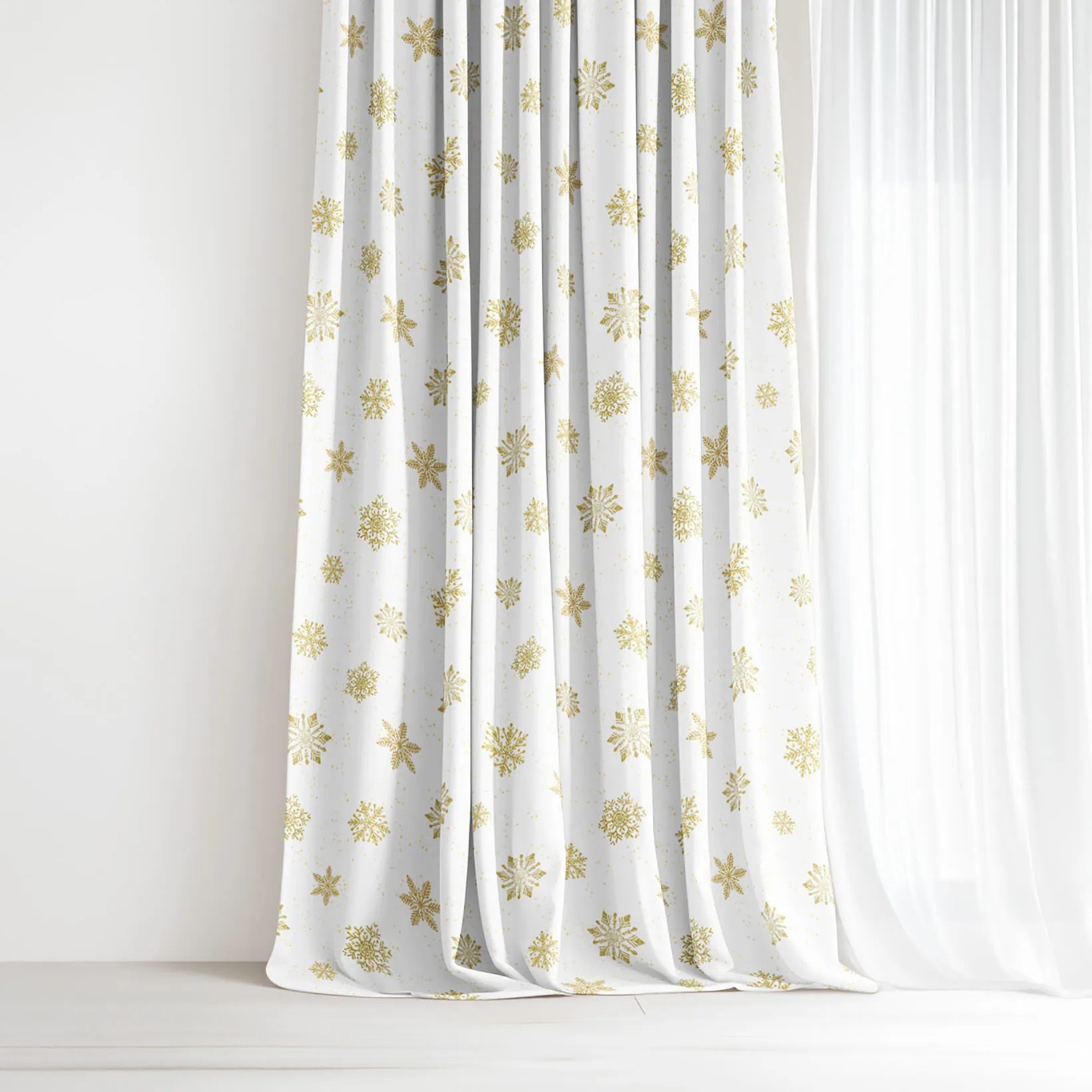 Goldea vianočný dekoračný záves - zlaté snehové vločky 180x150 cm