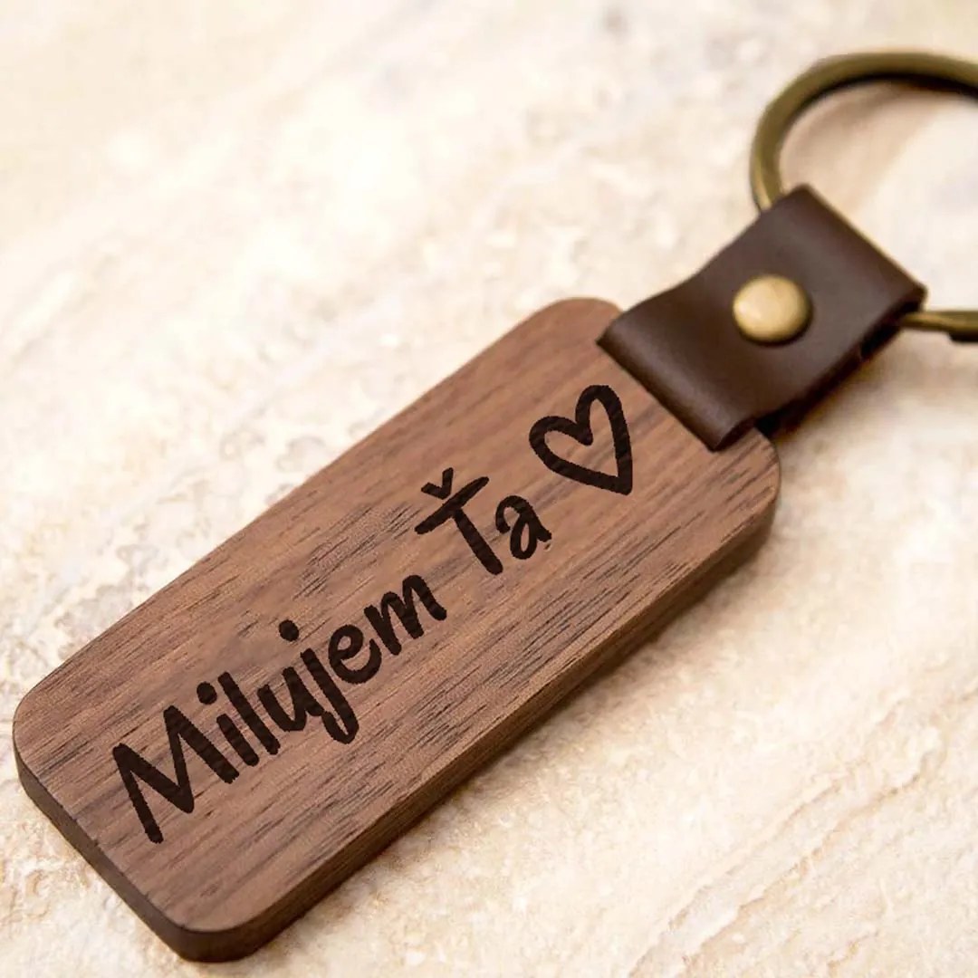 Ahome Krásna drevená kľúčenka Milujem Ťa