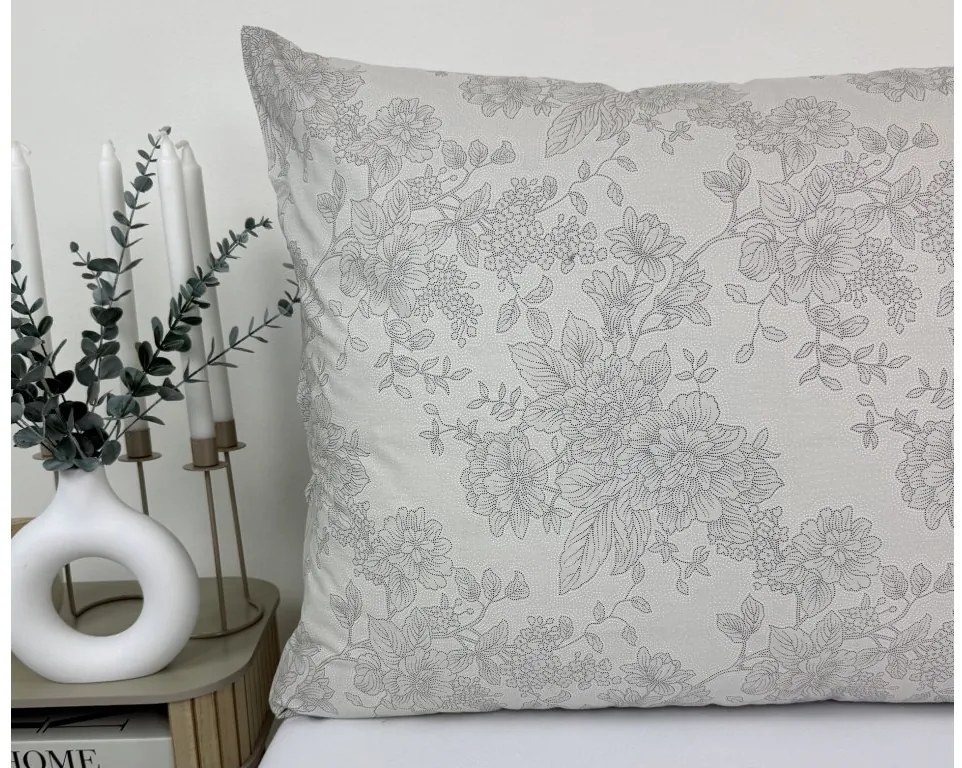 Obliečka na vankúš Luxury Flowers béžová – jemný vzor, 100 % bavlna, zips Veľkosť: 50x70 cm