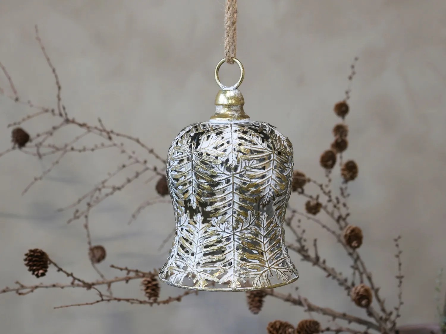 Bronzový antik kovový závesný zvonček Vire - 14*21 cm