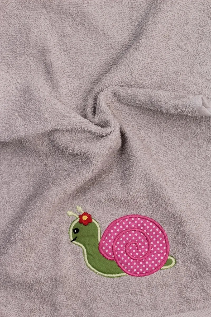 Detský uterák s výšivkou slimák Detský uterák s výšivkou slimák