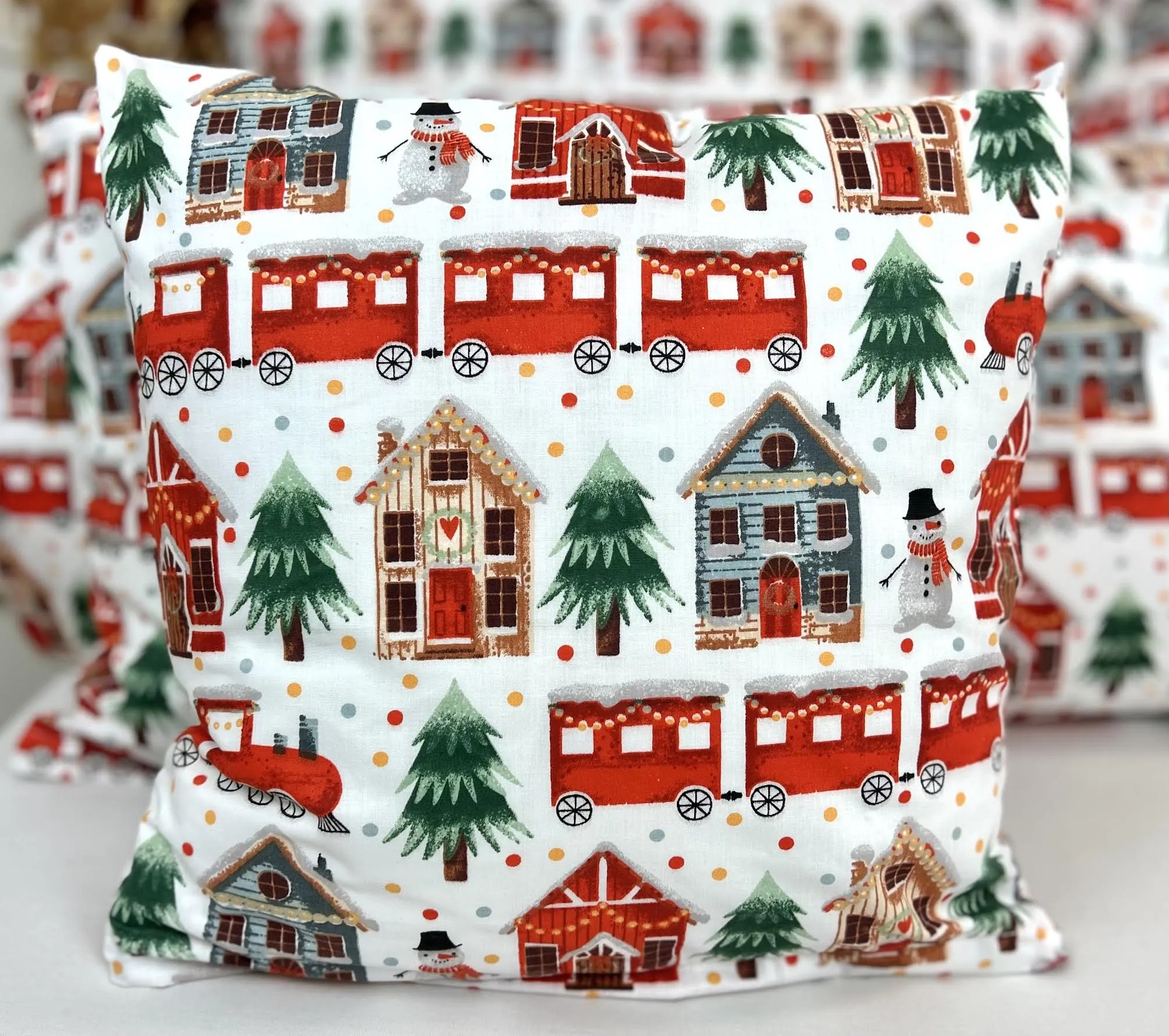 INTERMEDIC SK Vianočná obliečka na vankúš Vianočná Dedinka 40x40 cm