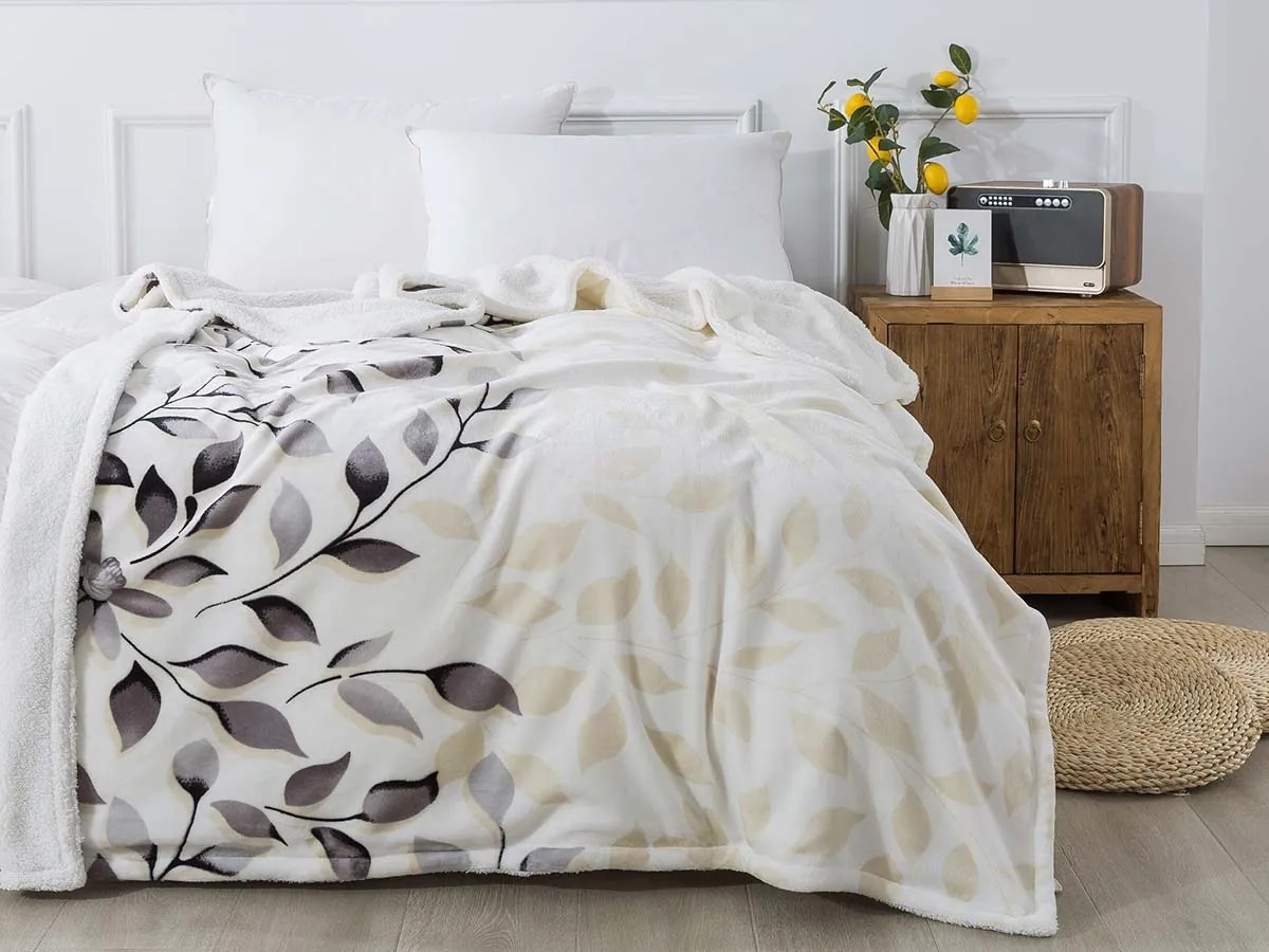 XPOSE® Mikroplyšová deka IVANKA s baránkom - sivá 200x220 cm