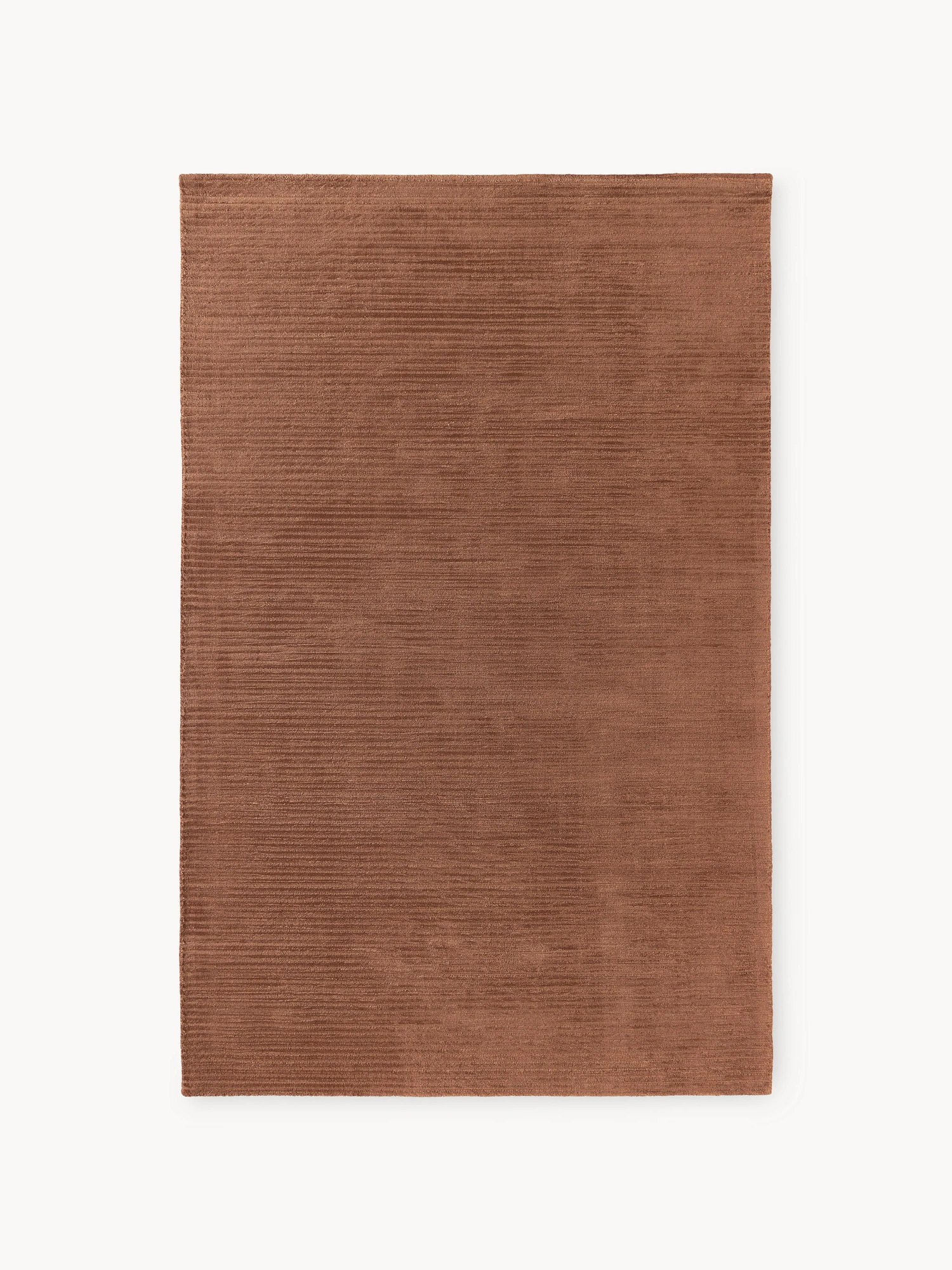 Koberec's vysokým vlasom a reliéfnou štruktúrou Wes